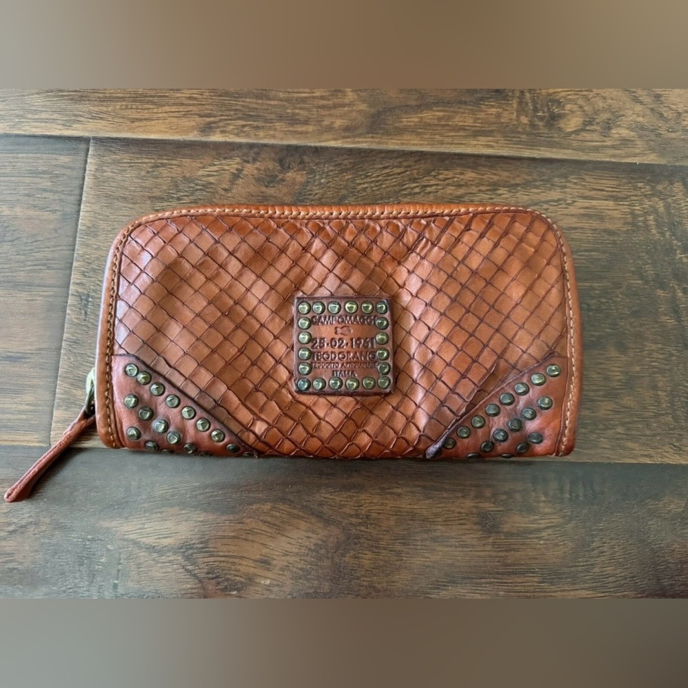 Campomaggi Cognac Distressed Leather Wallet W/Metal Rivet Embellishments RARE